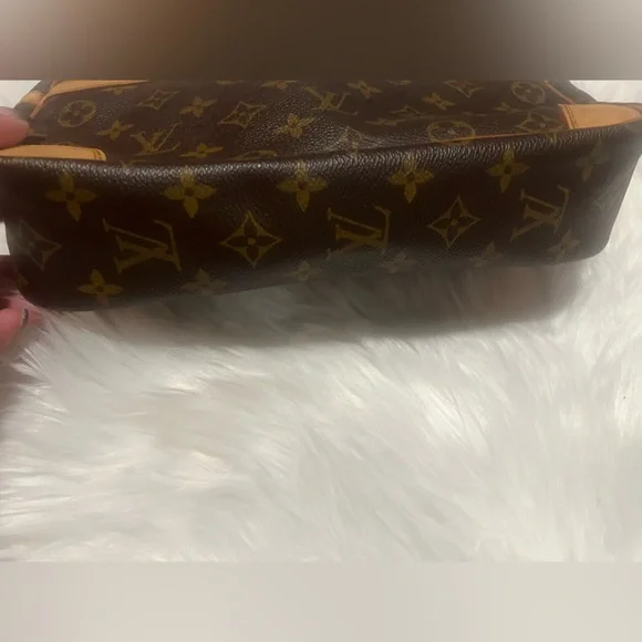 LV MARLY 28 - Picture 2 of 8